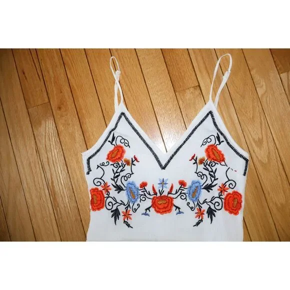 Gorgeous Embroidered Floral Maxi Dress - Picture 6 of 7